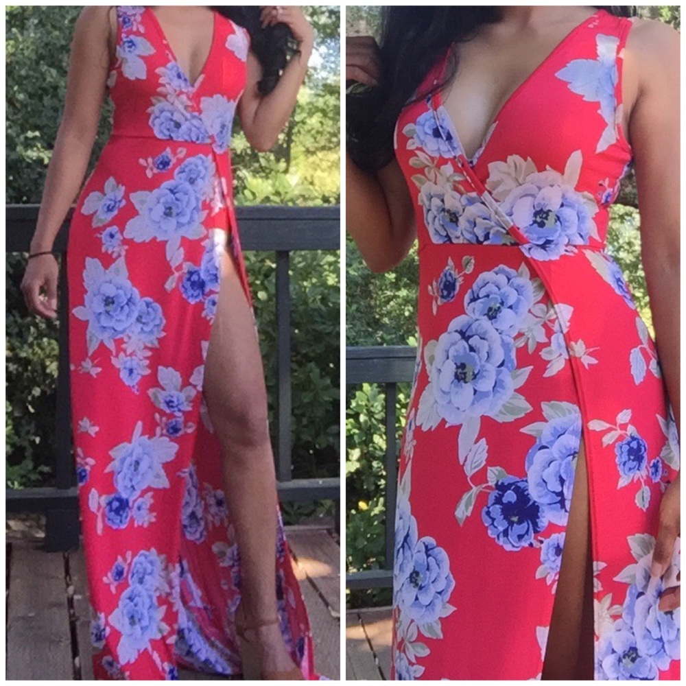 🌺BEAUTIFUL RED FLORAL MAXI DRESS